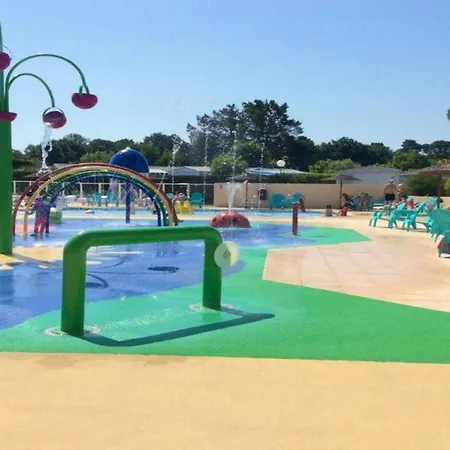 פארק נופש Mobilhome 4 Village 4etoiles 4*